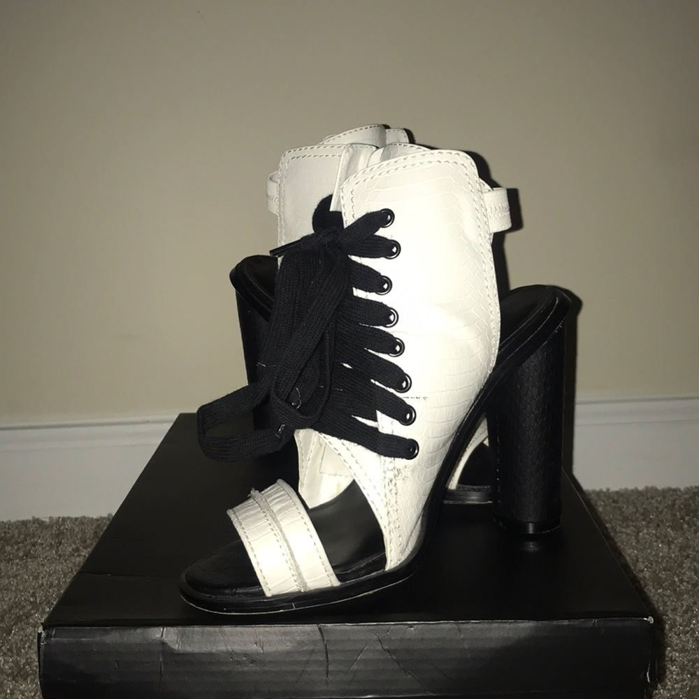 Heels - Picture 2 of 3